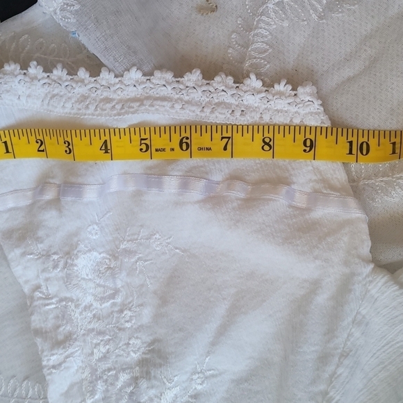 Boho Chic White Lace and Embroidered Top From Greece - Picture 14 of 16